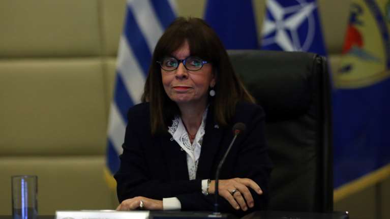 Συγκινητικό μήνυμα της Προέδρου της Δημοκρατίας προς γιατρούς και νοσηλευτές: &quot;Νιώθουμε υπερήφανοι, σας ευχαριστούμε&quot; [βίντεο]