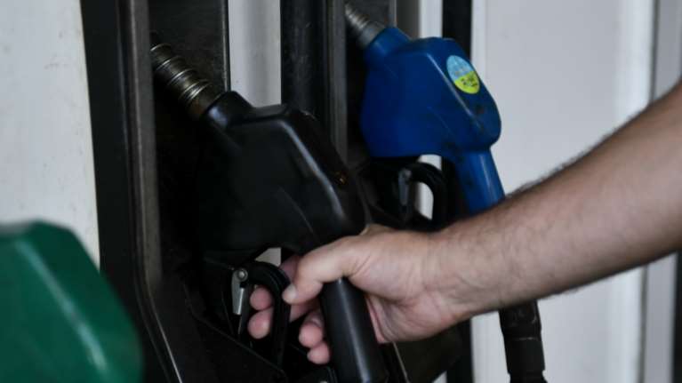 Fuel Pass 2: Ανοίγει σήμερα η πλατφόρμα για τα ΑΦΜ που λήγουν σε 4,5,6 και 7 - Πάνω από 265.000 αιτήσεις