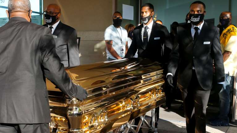 Σήμερα το τελευταίο αντίο στον Τζορτζ Φλόιντ - Διαδηλώσεις οδύνης και οργής [εικόνες]