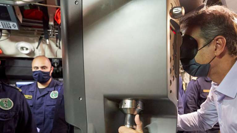 Στο &quot;Κατσώνης&quot; ο Μητσοτάκης: Ευγνωμοσύνη για τις &quot;αόρατες και αθόρυβες ασπίδες&quot; [Εικόνες-Βίντεο]