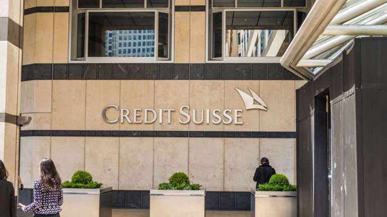 Τραπεζική κρίση στην Ευρώπη: Η κεντρική τράπεζα της Ελβετίας ρίχνει &quot;σωσίβιο&quot; 50 δισεκ. ευρώ στην Crédit Suisse