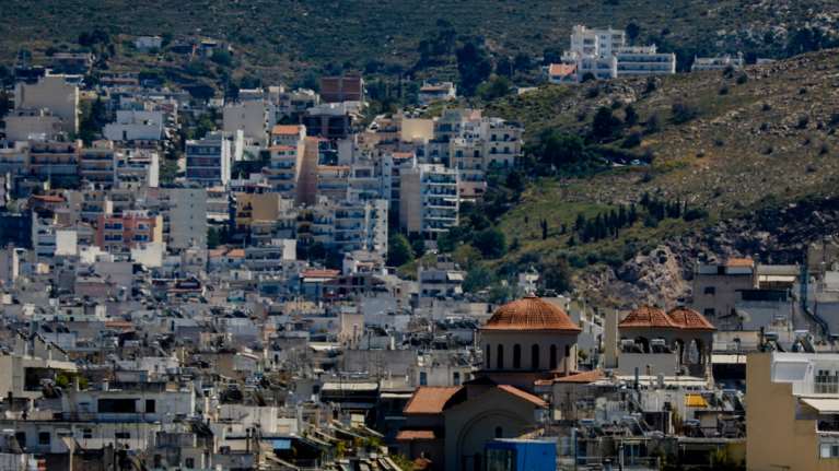 Πρόγραμμα μαμούθ 500 εκατ. ευρώ θα επιδοτεί έως 80% - 90% τη δαπάνη ανακαίνισης των παλιών ακινήτων