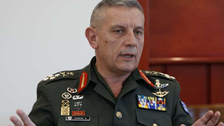 Ηχηρό μήνυμα του Αρχηγού ΓΕΕΘΑ: Οποιος πατήσει τα πόδια του σε ελληνικό έδαφος θα τον κάψουμε