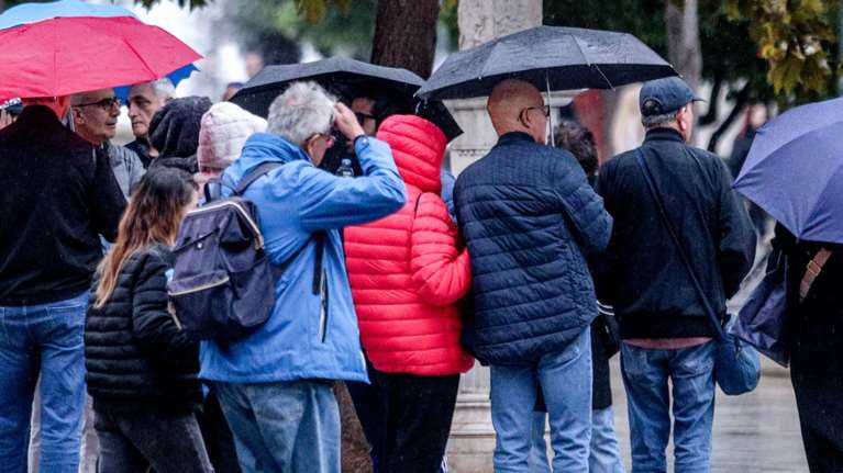 Κακοκαιρία Bora: Υποχωρούν σήμερα τα έντονα καιρικά φαινόμενα - Ερχονται νέες βροχές και ισχυρές καταιγίδες την Τετάρτη