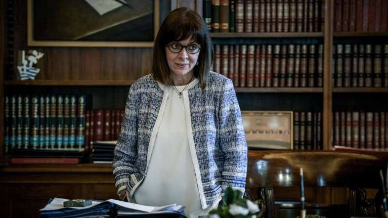 Σακελλαροπούλου: Καλεσμένοι - έκπληξη στην πρώτη της δεξίωση για την επέτειο αποκατάστασης της Δημοκρατίας