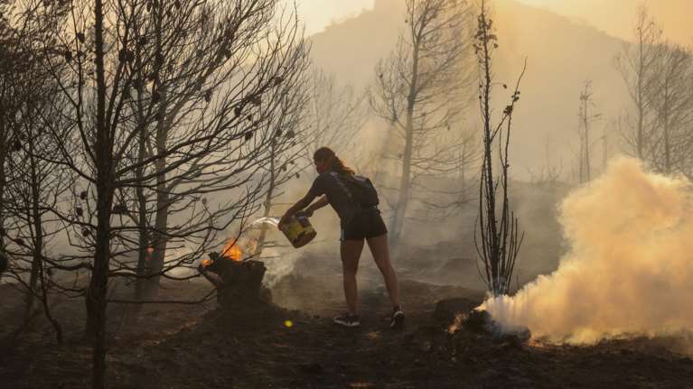 Φωτιά στην Αττική: Συνεχείς συσκέψεις στο Μαξίμου - Κριτική ασκεί η αντιπολίτευση
