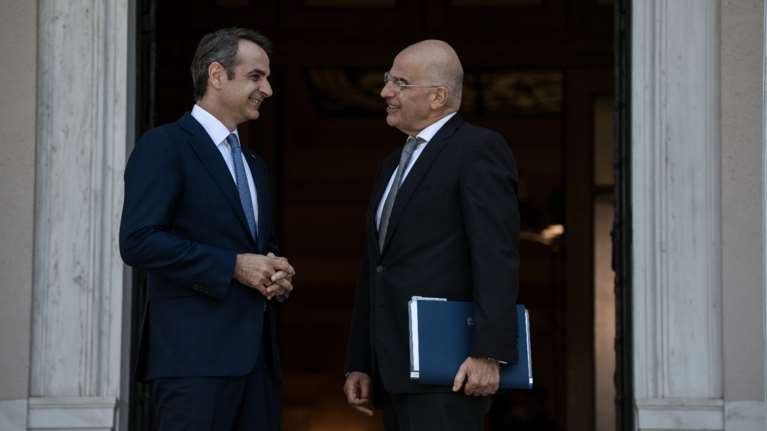 Εκτακτη σύσκεψη Μητσοτάκη για Τουρκία με Δένδια - Τηλεφωνική επικοινωνία με Παναγιωτόπουλο, Φλώρο