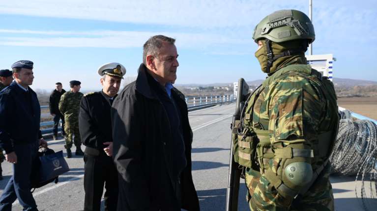 Ο Παναγιωτόπουλος απαντά στον Τσαβούσογλου: &quot;Η Ελλάδα δεν απειλεί, αλλά και δεν της αρέσει να απειλείται&quot;