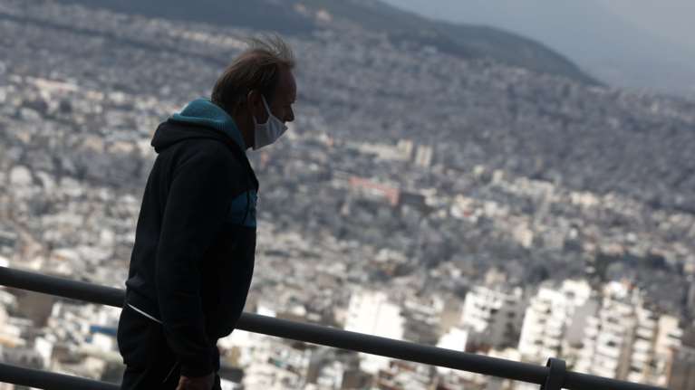 Βατόπουλος: Είναι πολύ νωρίς να μιλάμε για χαλάρωση των μέτρων