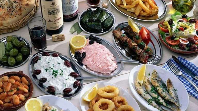 Στα σκαριά και το &quot;σαρακοστιανό καλάθι του νοικοκυριού&quot;: Μπορεί να μπουν και επώνυμα προϊόντα, λέει ο Παπαθανάσης