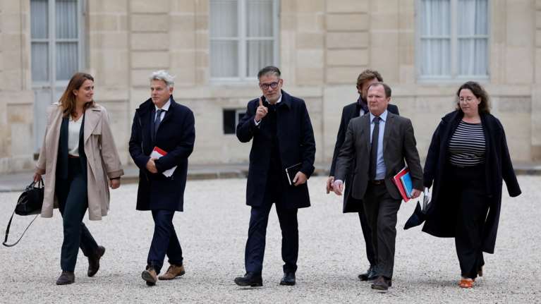 Γαλλία: Συνάντηση Μακρόν με αρχηγούς κομμάτων - Ορίζεται πρωθυπουργός τις επόμενες ώρες χωρίς διάλυση της κυβέρνησης