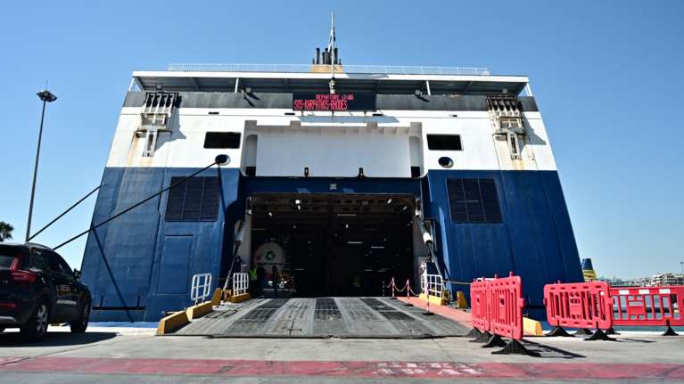 Καβάλα: Τραυματισμός ναυτικού κατά τη διαδικασία απεμπλοκής κάβου στο "Blue Star Μύκονος"