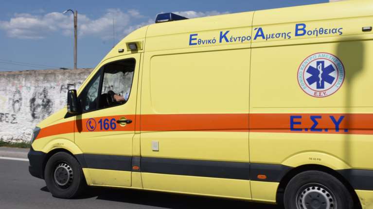 Πάτρα: Δίκυκλο παρέσυρε τρεις μαθητές
