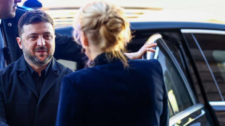 Ουκρανικό: Οι ΗΠΑ πιέζουν τον Ζελένσκι να δώσει στη Ρωσία Ντονέτσκ και Λουχάνσκ - Στο Κίεβο το "μπαλάκι"