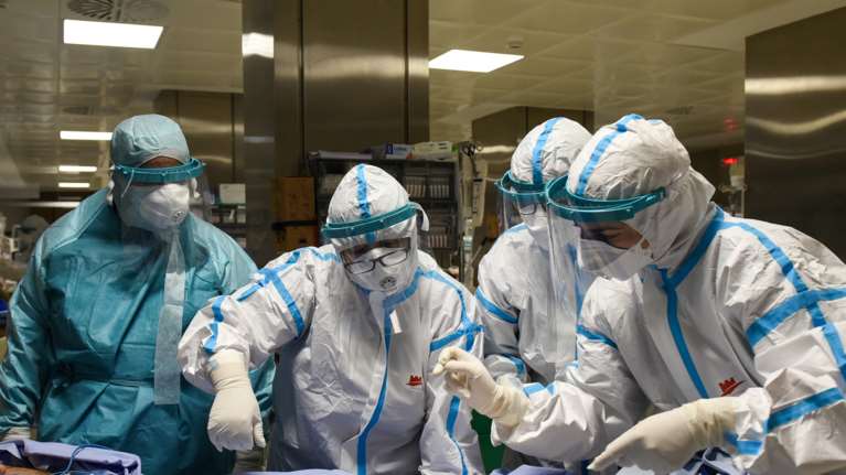 Κορονοϊός: Μακάβριο ρεκόρ με 108 νέους θανάτους στη χώρα - 522 οι διασωληνωμένοι, 2.311 νέα κρούσματα