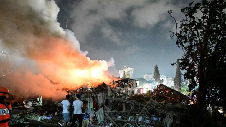 Χάος στη Μέση Ανατολή: Νέα ομοβροντία πυραύλων του Ιράν - Τουλάχιστον 8 νεκροί και πάνω από 200 τραυματίες στο Ισραήλ