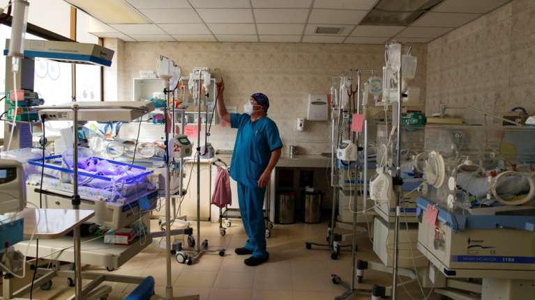 Κορονοϊός: Ένα εκατομμύριο κρούσματα ανά τέσσερις ημέρες, ποιες είναι οι "κόκκινες" περιοχές στον πλανήτη