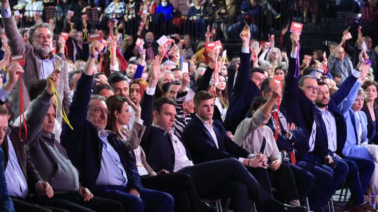 Το μυστήριο με τον Κασσελάκη: Σήκωσε το χέρι στο συνέδριο για να ζητήσει τον λόγο ή να καταψηφίσει τον εαυτό του;