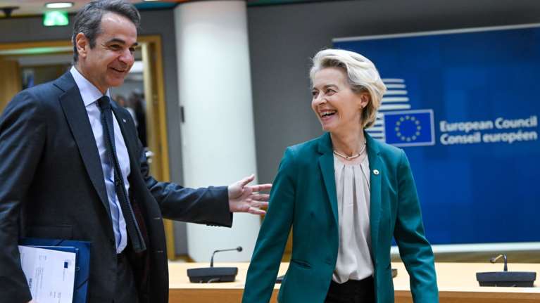 Η επιστολή Μητσοτάκη στην Ούρσουλα φον ντερ Λάιεν για την ακρίβεια: Ασύμμετρη η δύναμη των πολυεθνικών