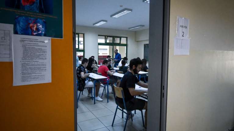 Ξεκινούν σήμερα οι προαγωγικές εξετάσεις στα λύκεια - Αντίστροφη μέτρηση και για τα γυμνάσια