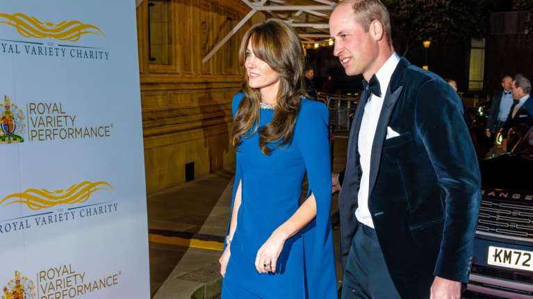 Ανησυχία για την Κέιτ μετά την αιφνίδια απόσυρση του πρίγκιπα Γουίλιαμ από το μνημόσυνο του τέως βασιλιά Κωνσταντίνου στο Γουίνσδορ