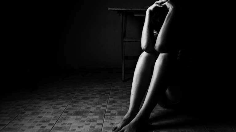 Σοκ στην Αχαΐα: Ο 65χρονος κουνιάδος της τη βίαζε για δύο χρόνια - Την απειλούσε με πριόνι