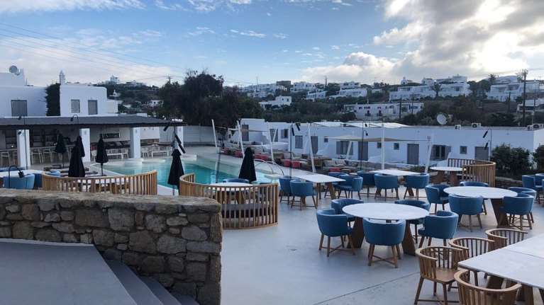 Στο σφυρί πολυτελή ξενοδοχεία σε Μύκονο, Γύθειο και Κέρκυρα [εικόνες]