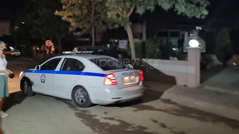 Χανιά: Εννιάωρο θρίλερ με αίσιο τέλος – Κατέβασαν από το μπαλκόνι γυναίκα που απειλούσε να αυτοκτονήσει [εικόνες-βίντεο]