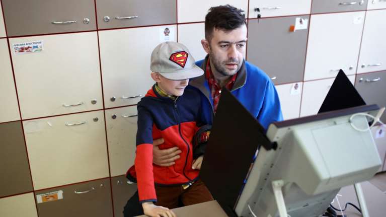 Εκλογές στη Βουλγαρία: Μπροστά σε νέο πολιτικό αδιέξοδο η χώρα - Άνοδος για τους φιλορώσους εθνικιστές