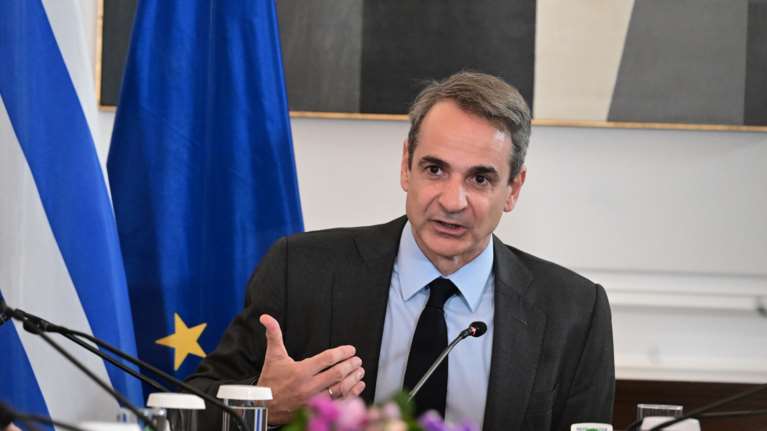 Μητσοτάκης στο υπουργικό για την ακρίβεια: Μειωμένες τιμές σε 1.500 προϊόντα από αρχές Μαρτίου