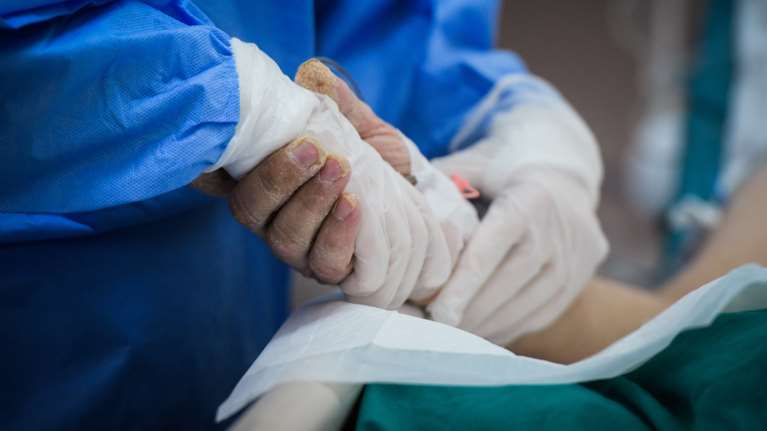 Κορονοϊός: Αυξάνεται ο αριθμός των νέων στις εντατικές - Ζοφερή πρόβλεψη για τις επόμενες εβδομάδες