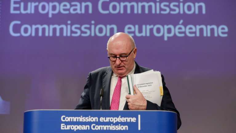 Politico: Παραιτήθηκε ο Επίτροπος Εμπορίου της ΕΕ - Αψήφησε τα μέτρα για τον κορονοϊό