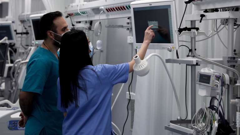 Τι προβλέπει η ΚΥΑ για τη δυνατότητα που δίνεται σε ιδιώτες γιατρούς να συνεργάζονται με το ΕΣΥ