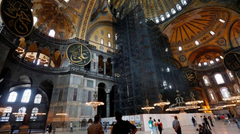 Bild: Ο Ερντογάν θα κάνει κήρυγμα στην Αγιά Σοφιά στην πρώτη προσευχή - Το &quot;Plan b&quot; του σουλτάνου