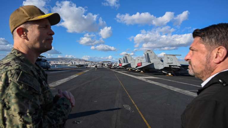 Το αεροπλανοφόρο &quot;George H.W. Bush&quot; στον Φαληρικό Όρμο - Εικόνες