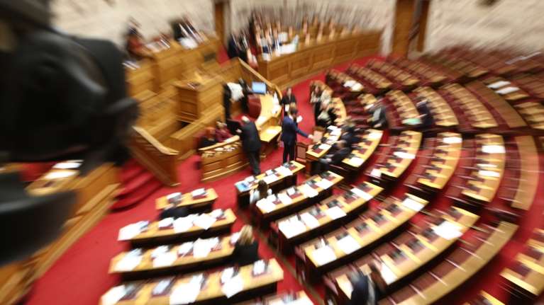 "Γαλάζιες" ανακατατάξεις: Ποιοι βουλευτές ορίστηκαν εκπρόσωποι της ΝΔ στις διαρκείς επιτροπές της Βουλής