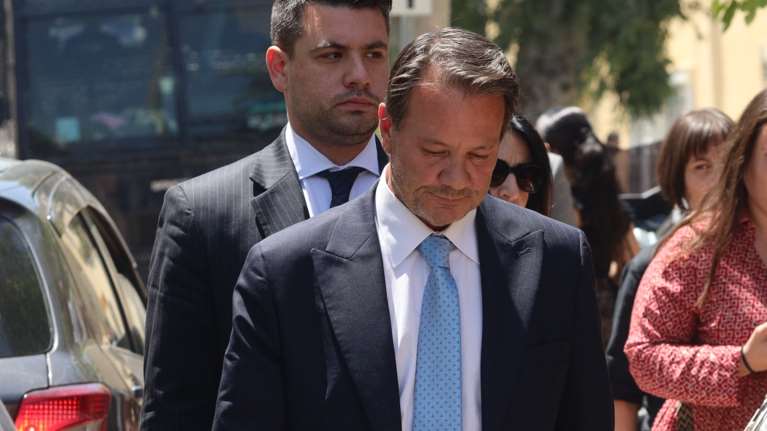 Πώς ο δικηγόρος Απόστολος Λύτρας έσπασε στο ξύλο τη σύζυγό του, το ομολόγησε και τελικά αφέθηκε ελεύθερος