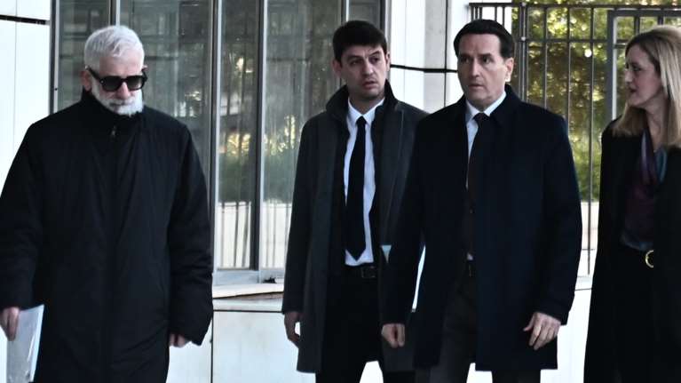 Δίκη Φιλιππίδη: Αδιανόητες ερωτήσεις από τον Εισαγγελέα - &quot;Είναι βιαστής αυτός ή είναι μάγκας άντρας;&quot;