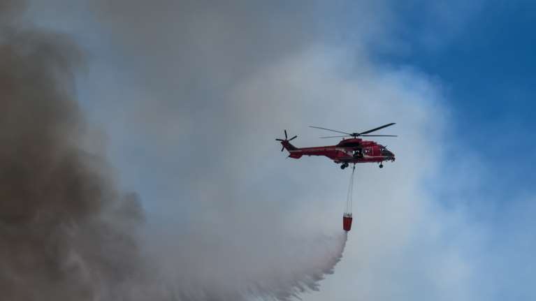 Επιχειρούν αεροσκάφη στις φωτιές στην Κερατέα- Λαύριο και στα Βίλια και πόσα;- Η επίσημη ενημέρωση