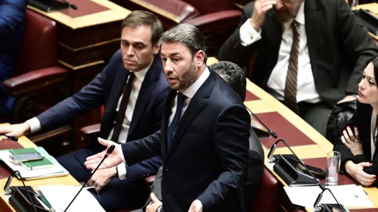 Στην αντεπίθεση το ΠΑΣΟΚ: Θα αναδεικνύει τα &quot;όχι&quot; της κυβέρνησης για φορολόγηση υπερκερδών τραπεζών και golden visa