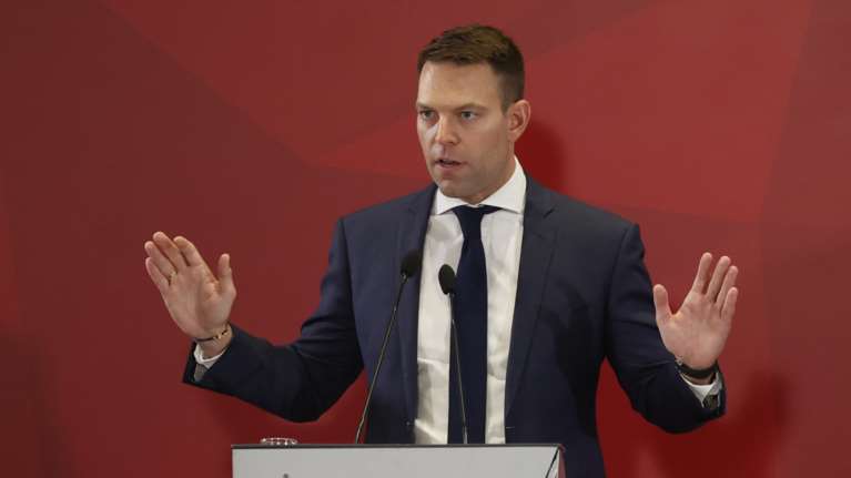 Θαλασσοταραχή στον ΣΥΡΙΖΑ: Γιατί κρέμεται από μία κλωστή η ενότητα του κόμματος - Οι &quot;87&quot; και οι επιθέσεις Πολάκη