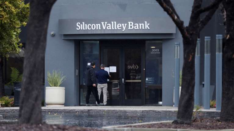 Ανάλυση Forbes: Πώς κατέρρευσε η Silicon Valley Bank- Θα χρεοκοπήσουν και άλλες Τράπεζες;