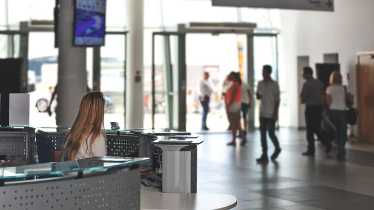 Έρευνα: Μία στις τρεις μικρές εταιρείες παγκοσμίως, προχώρησαν σε απολύσεις τον Μάϊο