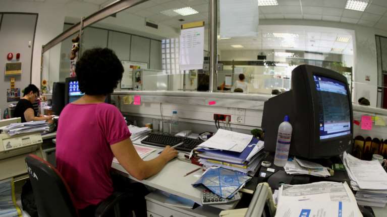 Πώς &quot;σπάει&quot; σε οκτώ δόσεις η πληρωμή της εφορίας φέτος - Οι 3 φορολογικές εκκρεμότητες