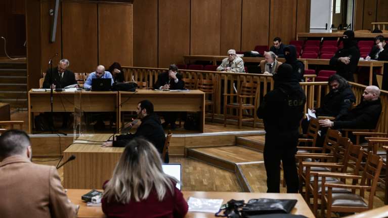 Δίκη Χρυσής Αυγής: Άφαντη η σύντροφος του Παύλου Φύσσα - Είχε διαταχθεί βίαιη προσαγωγή για να καταθέσει