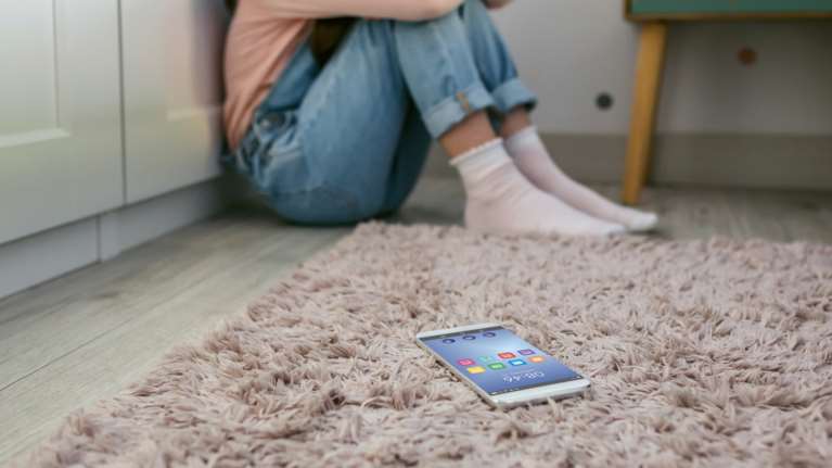 Μέγαρα: Ο 23χρονος πατριός δεν ήθελε τα παιδιά της συντρόφου του - Κακοποιούσε και τα τρία αδέρφια του 4χρονου