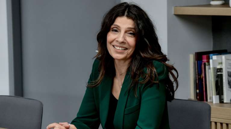 Η Τσαπανίδου γιόρτασε τα γενέθλιά της στην Κουμουνδούρου - Η τούρτα έκπληξη και οι ευχές [εικόνα]