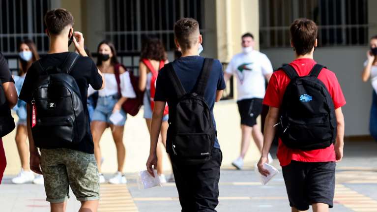 Self test σε μαθητές: 24 ή 48 ώρες πριν από το πρώτο μάθημα - Ειδική πλατφόρμα για τις βεβαιώσεις στα σχολεία