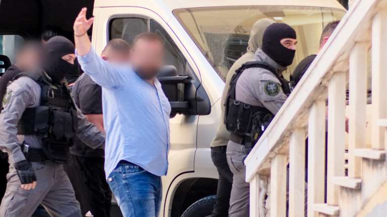 Κρητικοί μαφιόζοι: Ελεύθερος ο αστυνομικός που συνελήφθη - Ο όρος που του επιβλήθηκε