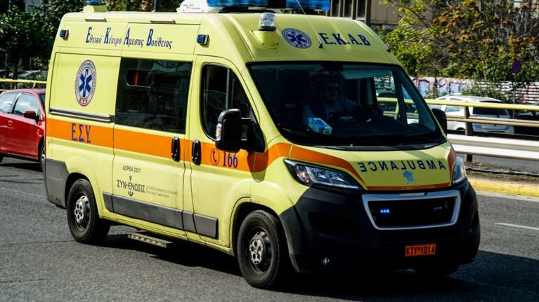 Τραγωδία στο Κορωπί: Νεκρός 17χρονος σε τροχαίο δυστύχημα